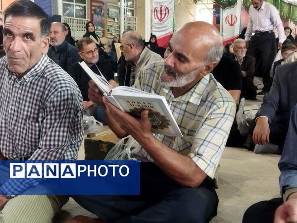 برگزاری مراسم تحویل سال نو در گلزار شهدای ملارد 