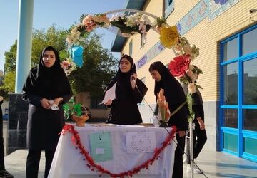 نوای مولانا در قلب مدرسه
