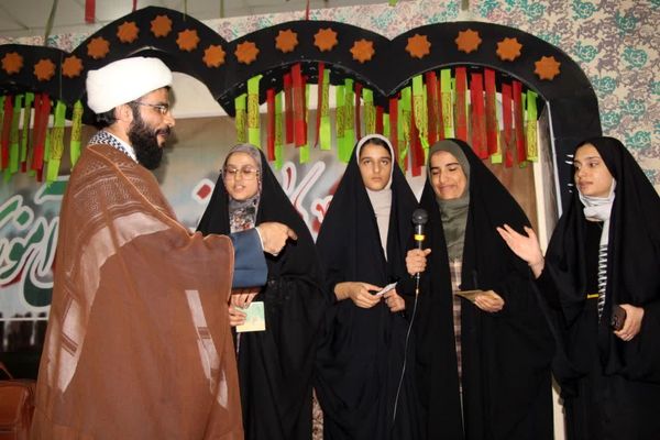 دانش‌آموزان سه منطقه چهارمحال‌وبختیاری به مناطق عملیاتی غرب کشور اعزام شدند