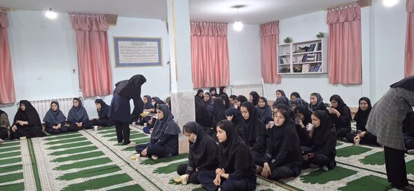 گرامیداشت ایام فاطمیه در مدرسه فضیلت 