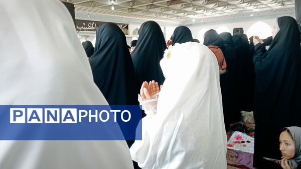 حضور دانش آموزان در نماز جمعه کاشمر