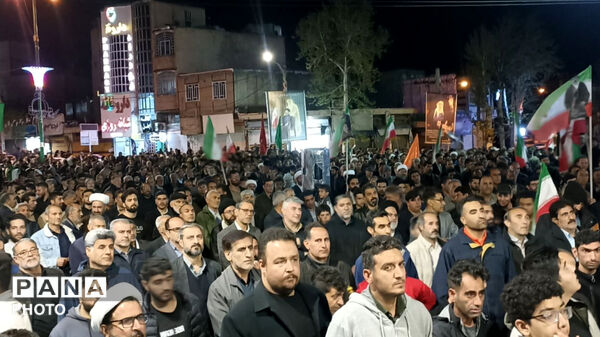 حضور مردم انقلابی شهرستان کوهدشت در اجتماعات شبانه