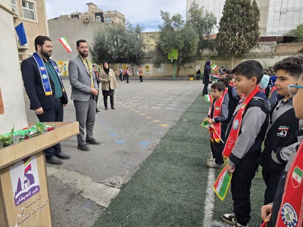 همایش وطن یار در دبستان خیراندیشان