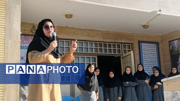  روز دانش‌آموز در دبیرستان حضرت معصومه(س) 