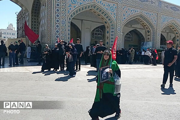 مشهد در سوگ؛ بدرقه باشکوه رهبر شهید انقلاب در جوار بارگاه رضوی/۲