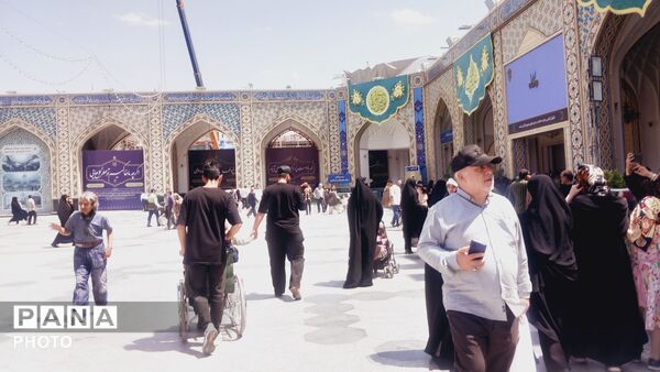 حرم مطهر رضوی میزبان زائران و عاشقان دعا و زیارت