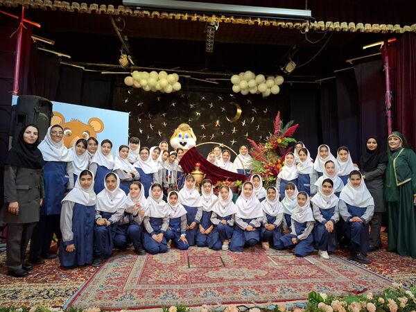 جشن یلدا ۱۴۰۴ در مدرسه ۱۷ شهریور شهرستان بجنورد 