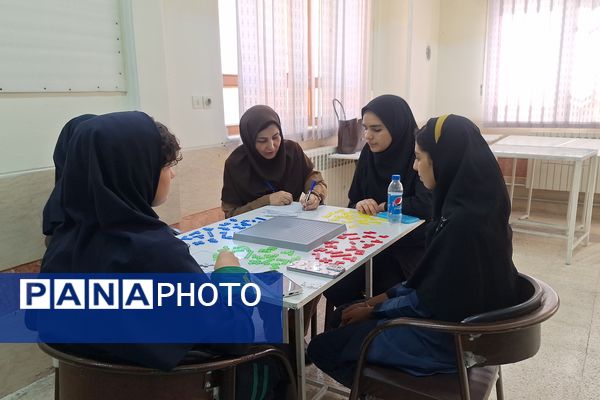 مسابقات بازی‌های فکری رویش دختران مرحله استانی در شیراز