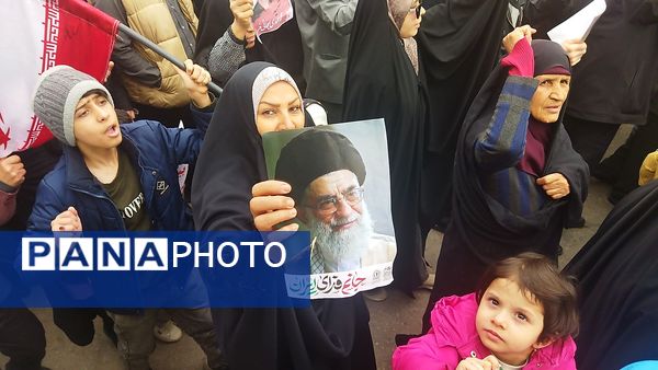 راهپیمایی ۲۲ بهمن نشان دهنده همبستگی و اتحاد مردم ایران 