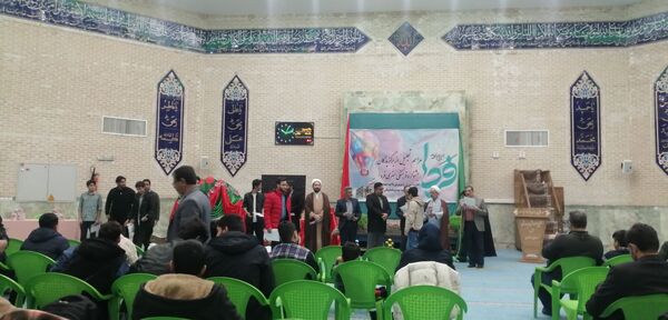 تقدیر از دانش‌آموزان برگزیده ناحیه چهار قم در جشنواره «فردا»