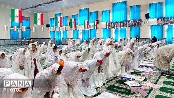 جشن باشکوه تکلیف دانش‌آموزان مدارس «ام‌البنین» و «کوثر» بخش دیشموک در مصلی امام خمینی (ره)