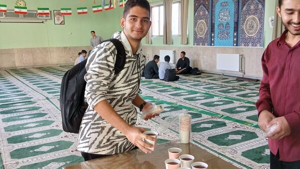 مراسم زیارت پرفیض عاشورا در دبیرستان نمونه دولتی معلم ساوجبلاغ