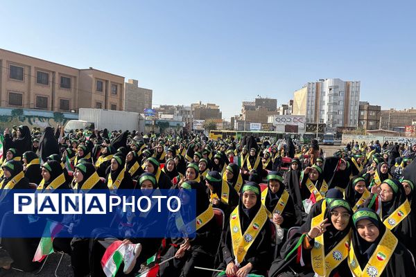 نسل ما، قامتِ استکبار و استعمار شکن است! 