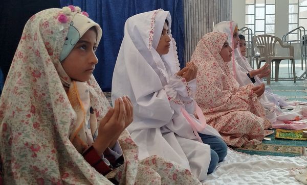 جشن تکلیف برای غنچه‌های نو شکفته در لردگان