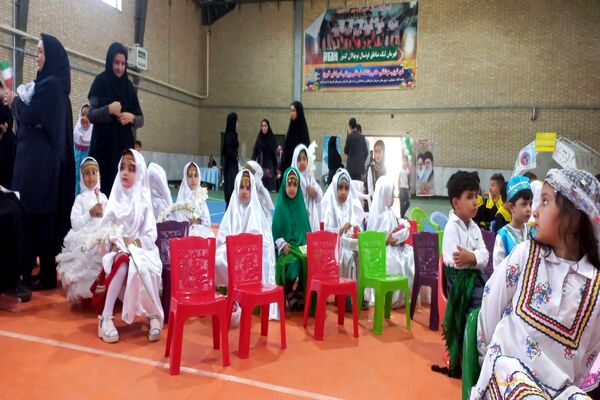 برگزاری جشنواره هویت‌های ملی اسلامی کودکستان‌های شهرستان فاروج