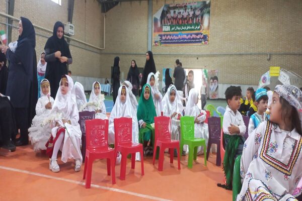 برگزاری جشنواره هویت‌های ملی اسلامی کودکستان‌های شهرستان فاروج