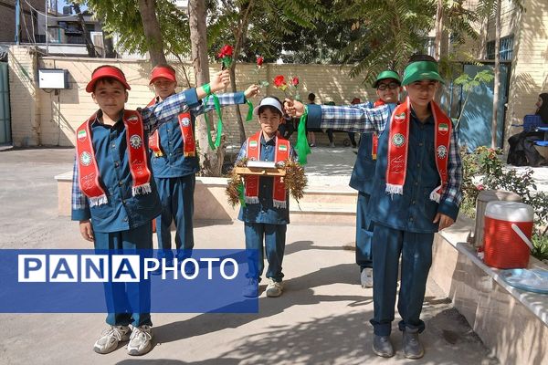 آیین افتتاحیه زمین چمن مصنوعی دبستان علی بن ابیطالب (ع) باقرشهر 