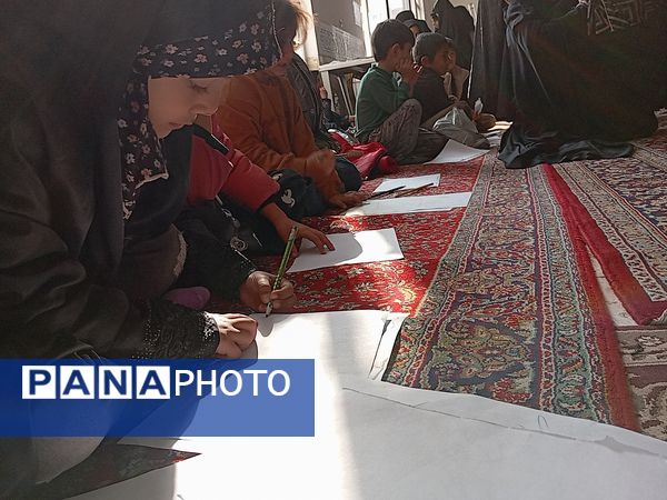 برپایی غرفه کودک در حاشیه نماز جمعه کاشمر