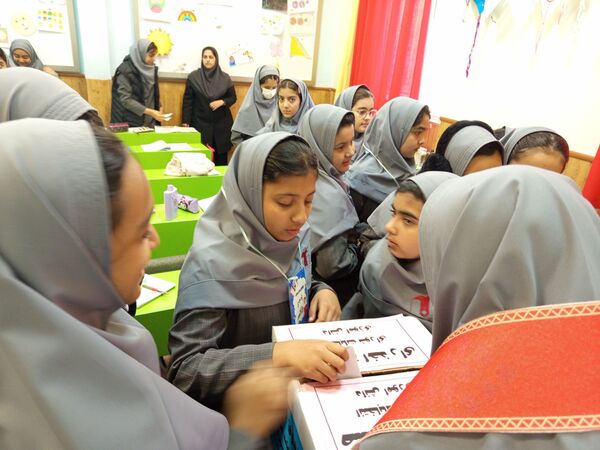 هیجان انتخابات شورای دانش‌آموزی در دبیرستان مصلی نژاد حضرت زینب