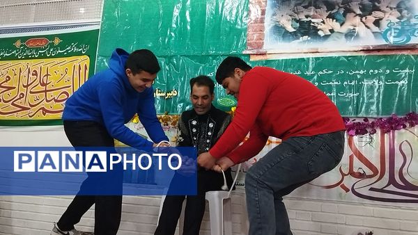 برگزاری جشن روز جوان و آغاز دهه فجر در دبیرستان شاهد ابوذر غفاری نیشابور 