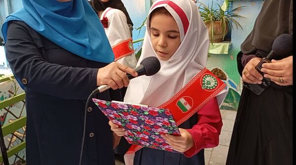 آیین جشن عاطفه ها در مدارس منطقه ۱۰