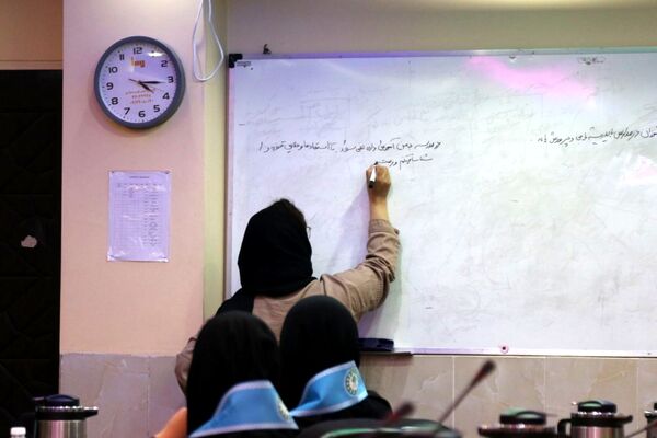 حضور کمسیون تخصصی مجلس دانش‌آموزی در کلاس تفکر نقاد 