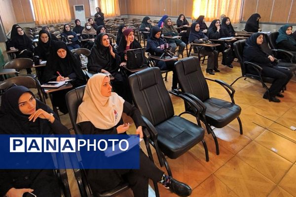 جادویِ توانا در دستانِ معلمانِ ری