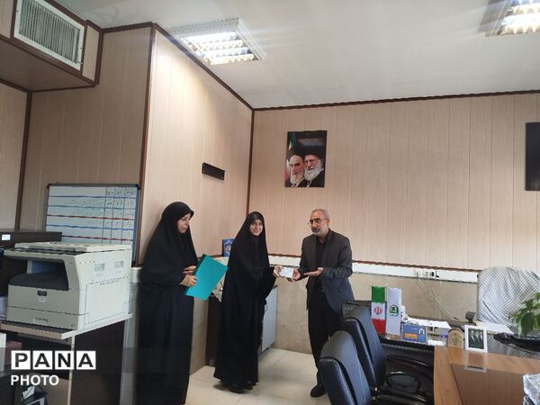 تقدیر و تجلیل از خبرنگاران پانا مدارس شاهد استان البرز