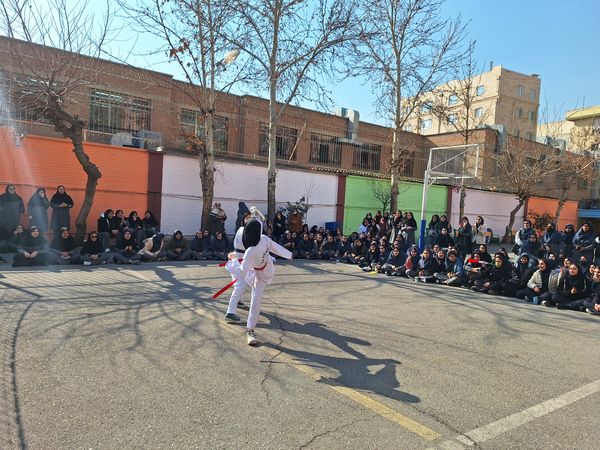فجرانه ورزشی در دبیرستان حضرت ولی عصر (عج)
