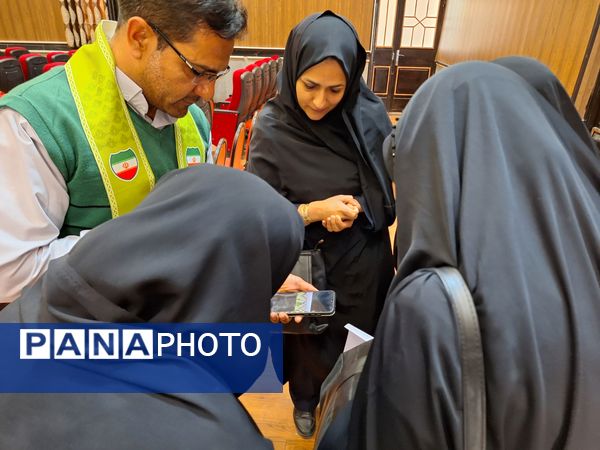 کارگاه آموزشی و توجیهی مربیان پیشتاز تربت حیدریه 