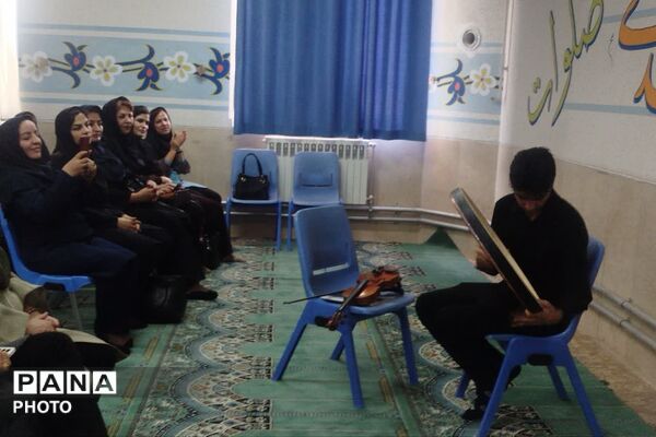 جشن جوانه‌ها در دبیرستان هیئت‌امنایی فرشتگان شیراز