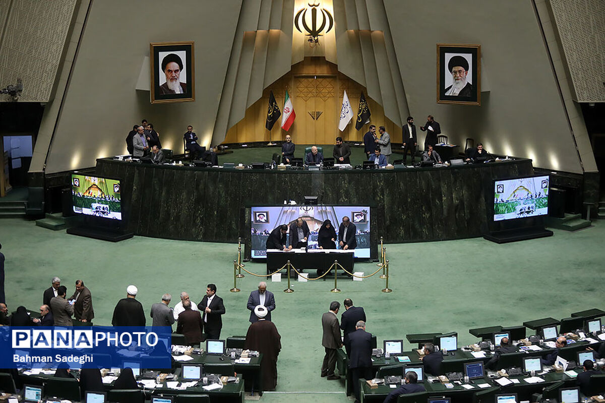 وزارت خارجه مکلف به تهیه بانک اطلاعات ایرانیان خارج از کشور شد