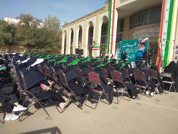 نواخته شدن زنگ مهر،زنگ خیرین و زنگ ایثار  در دبیرستان حسین ملایی