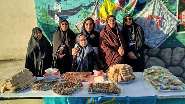 موکب باب‌الجواد؛ میزبانی از زائران با شمیم رضوی در مدرسه جمال فریدزاده 