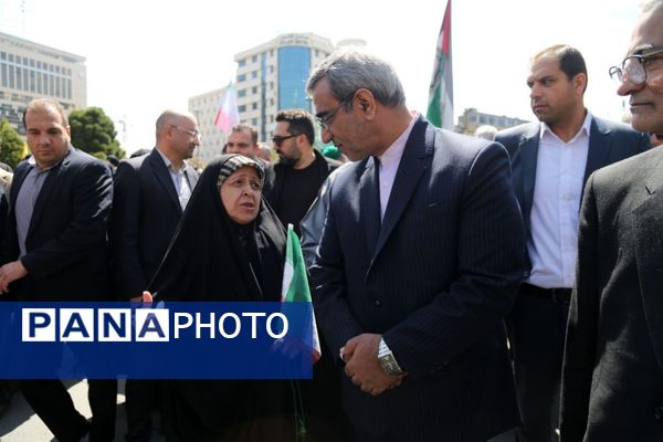 مشهد، حماسه‌ای به وسعت قدس؛ طنین فریاد مقاومت در خیابان‌ها