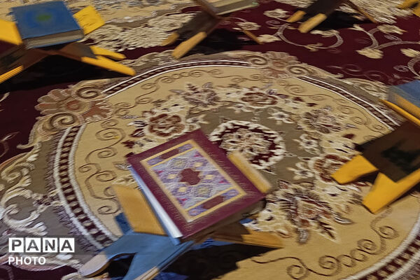 محفل انس با قرآن دانش‌آموزی در بزرگداشت مقام رهبر شهید در بجنورد