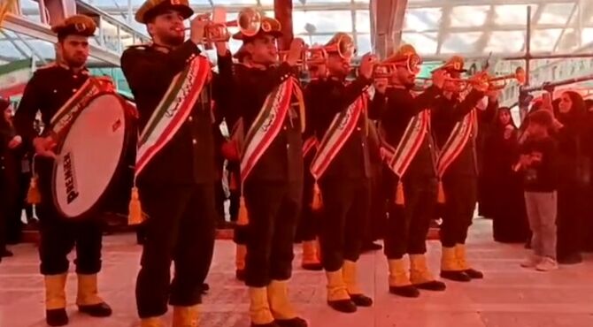 حال و هوای گلزار شهدای قم در روز جمهوری اسلامی