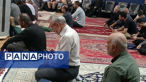 اقامه نماز جمعه همزمان با روز خبرنگار