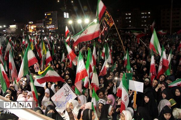  تقدیر از نخبگان آینده‌ساز اسلامشهر، در حاشیه تجمعات شبانه