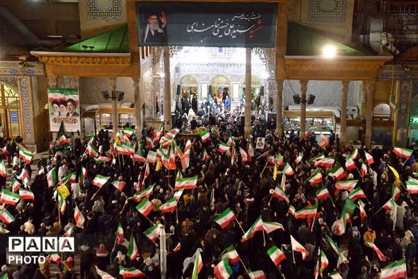 اجتماع عاشقان و زائران حضرت سید الکریم (ع) در شب رحلت آن حضرت 