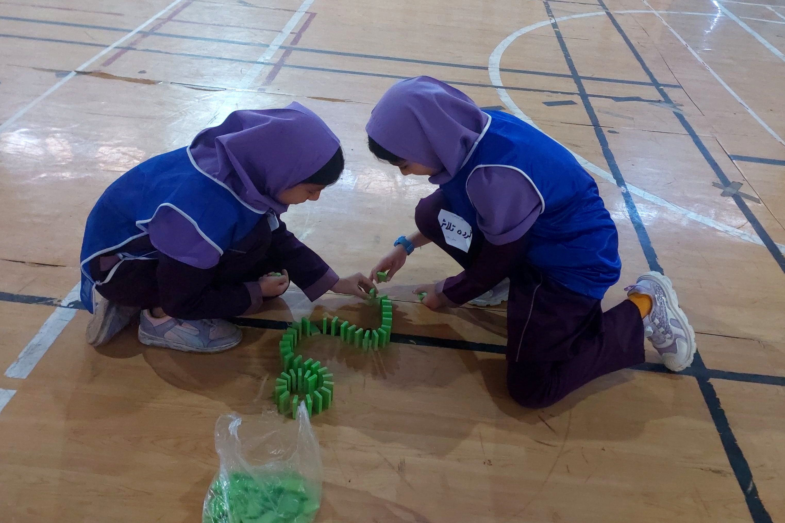 مسابقه دومینو دانش‌آموزان دختر مقاطع ابتدایی و متوسطه ناحیه سه شیراز 