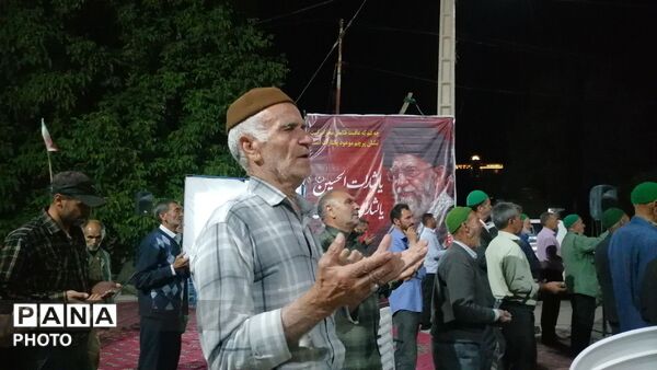 اقامه نماز جماعت همراه با اجتماعات شبانه و خیابانی در شهربار