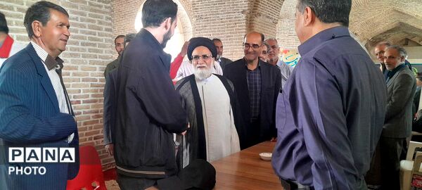 خدمت رسانی ادارات و سازمان های شهرستان نیشابور در میزخدمت نماز جمعه 