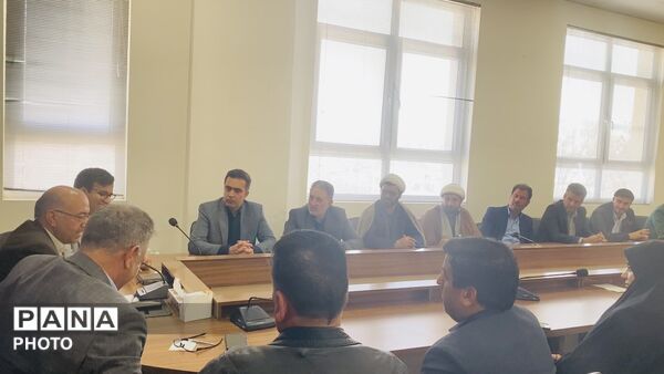 دیدار فرهنگیان با امام جمعه و فرماندار