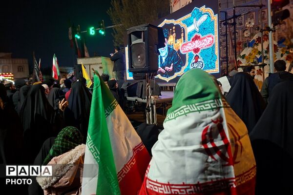 قرچکی‌ها خیابان را رها نمی‌کنند