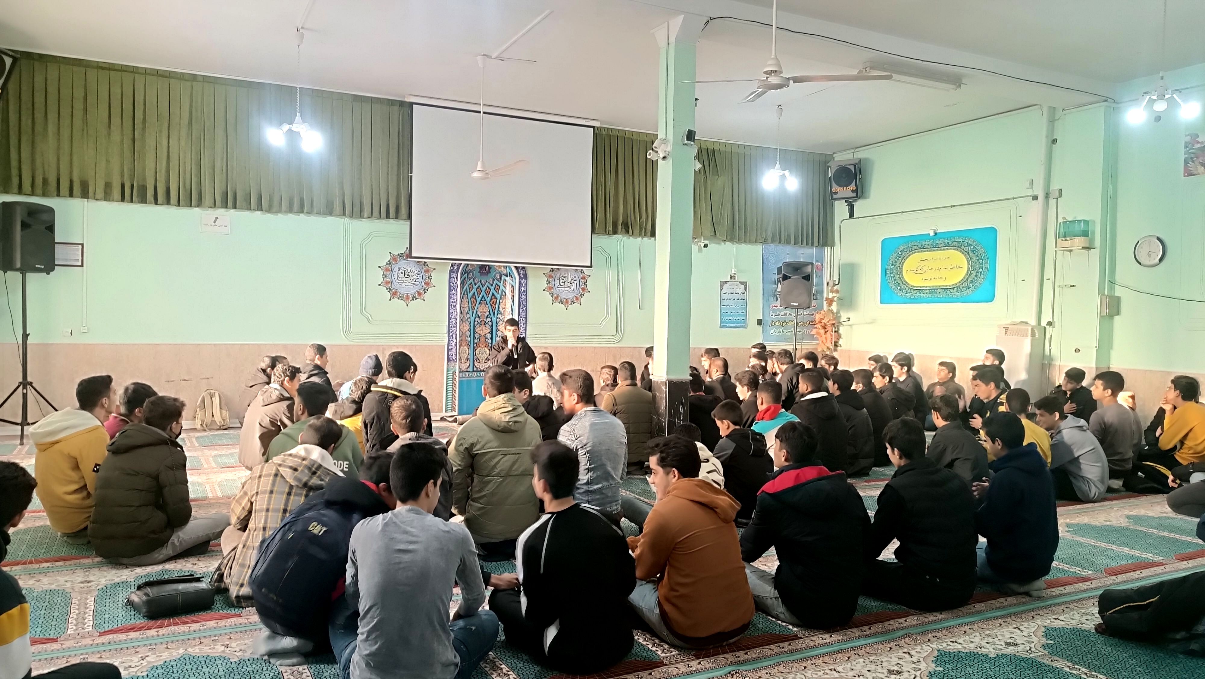 برگزاری زیارت عاشورا در دبیرستان شاهد ابوذر غفاری نیشابور در  اولین هفته  آذر ماه 
