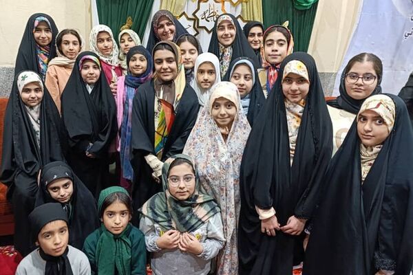 حضور دانش‌آموزان معتکف ناحیه دو شهرری در جلسات بصیرتی