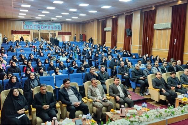 آیین تجلیل و اختتامیه طرح‌های آموزشی معاونت آموزش متوسطه و برگزیدگان رتبه‌های برتر آموزشی در قرچک