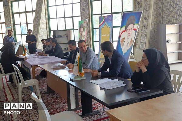 میز خدمت آموزش و پرورش خراسان شمالی در نماز جمعه؛ پاسخگویی مستقیم به مطالبات مردم