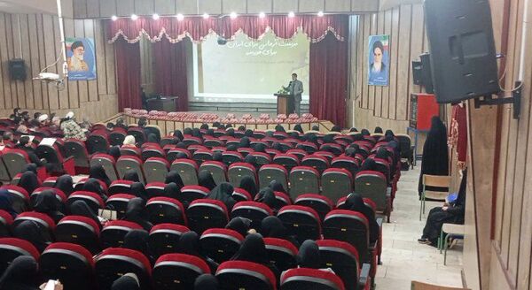  تقدیر از فعالان امور تربیتی به‌مناسبت هفته امور تربیتی در ناحیه 2کرج 